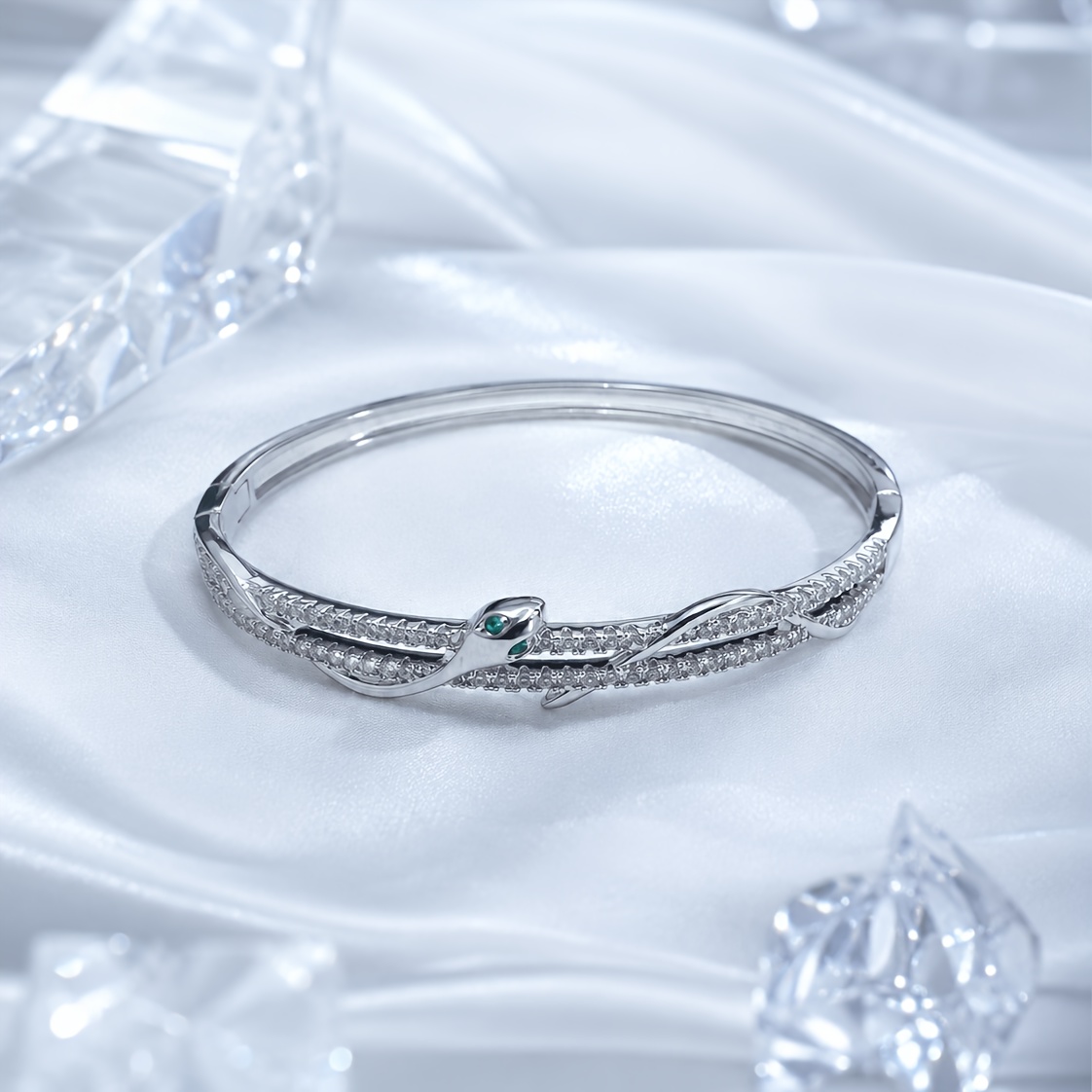 Sleek Snake-Shaped Light Luxury Heavy-Duty Bangle, Gift Idea